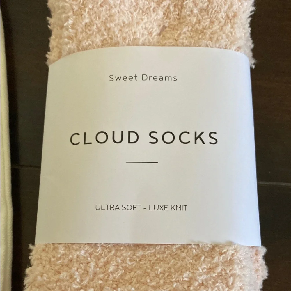 NWT T+M Cloud Socks in Light Pink Ultra Soft Luxe Knit w/ Pouch Stocking Stuffer